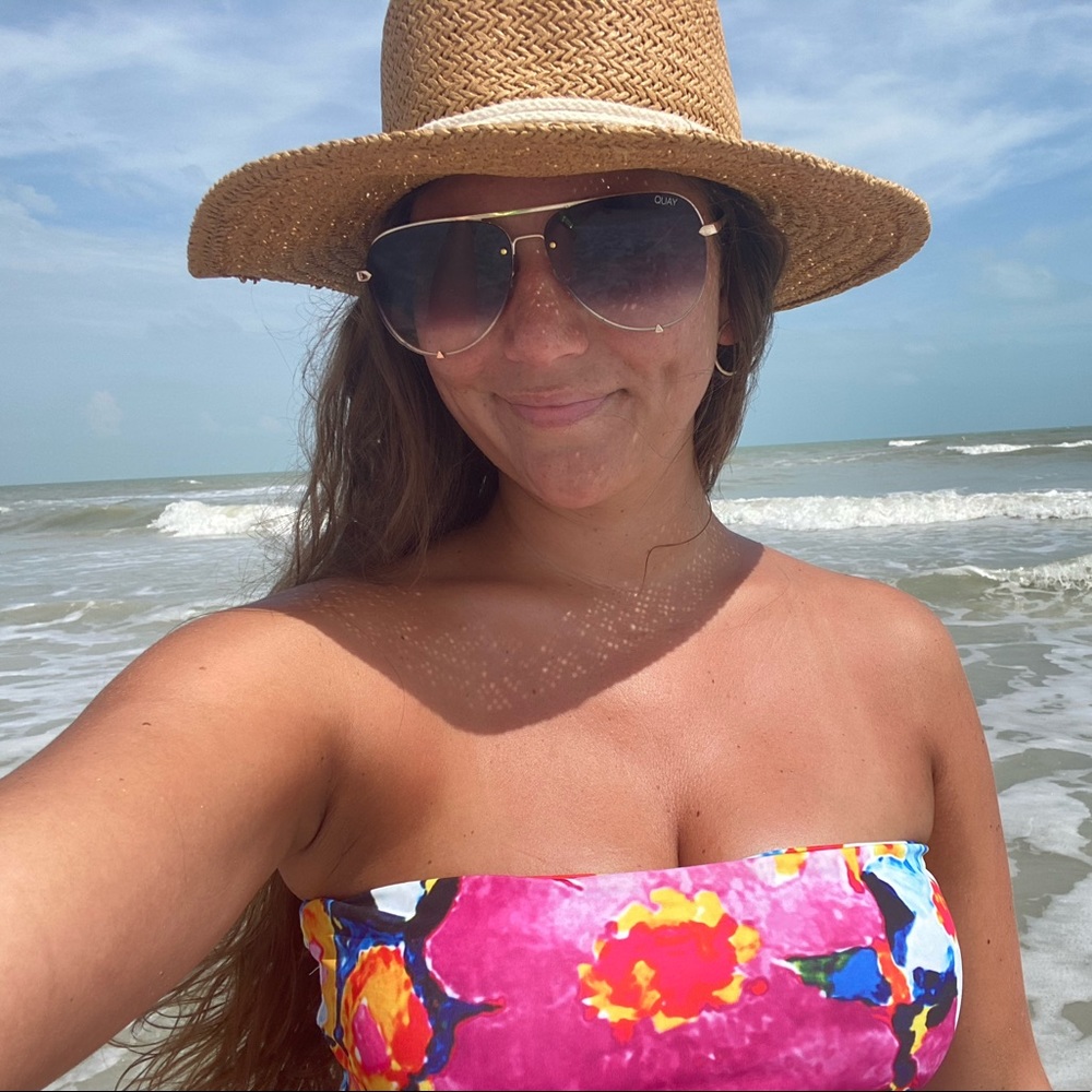 Meet your Posher, Carrie